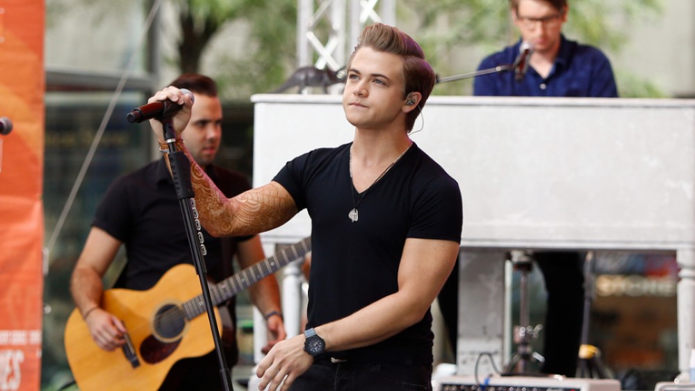 Hunter Hayes Releases His New Video For The Single Dear God Wkhk K95 hunter hayes releases his new video for