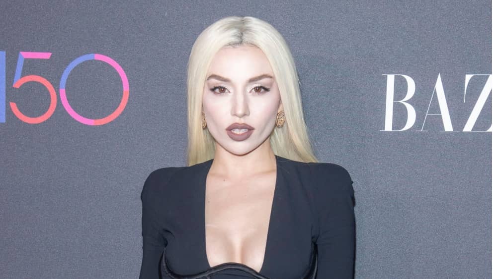 Listen to ava max s new track spot a fake 107 5 kzl