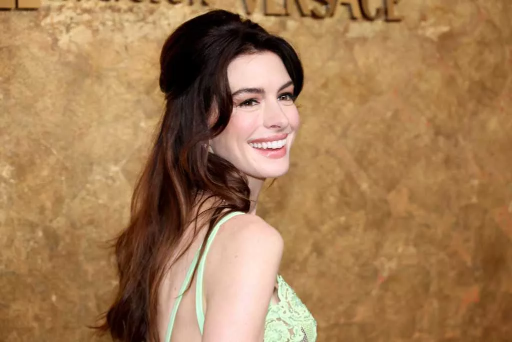Anne Hathaway confirms 'Princess Diaries 3': 'Miracles happen'