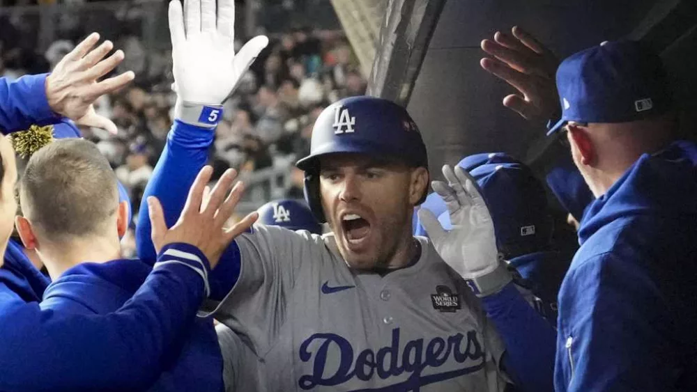 Dodgers hold off Yankees for 3-0 World Series lead
