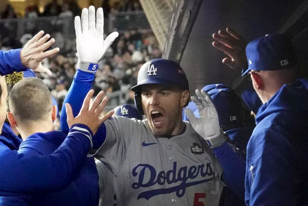 Dodgers hold off Yankees for 3-0 World Series lead