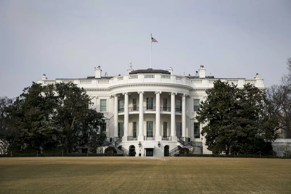White House clarifies Biden's 'garbage' comment