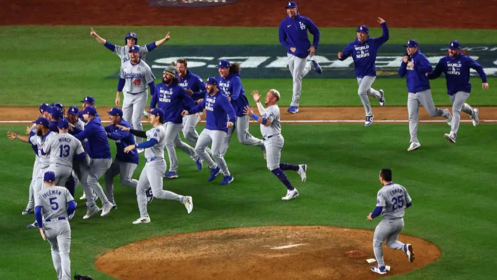 Dodgers win World Series in 5 games, overcome 5-run deficit with help of errors to beat Yankees 7-6