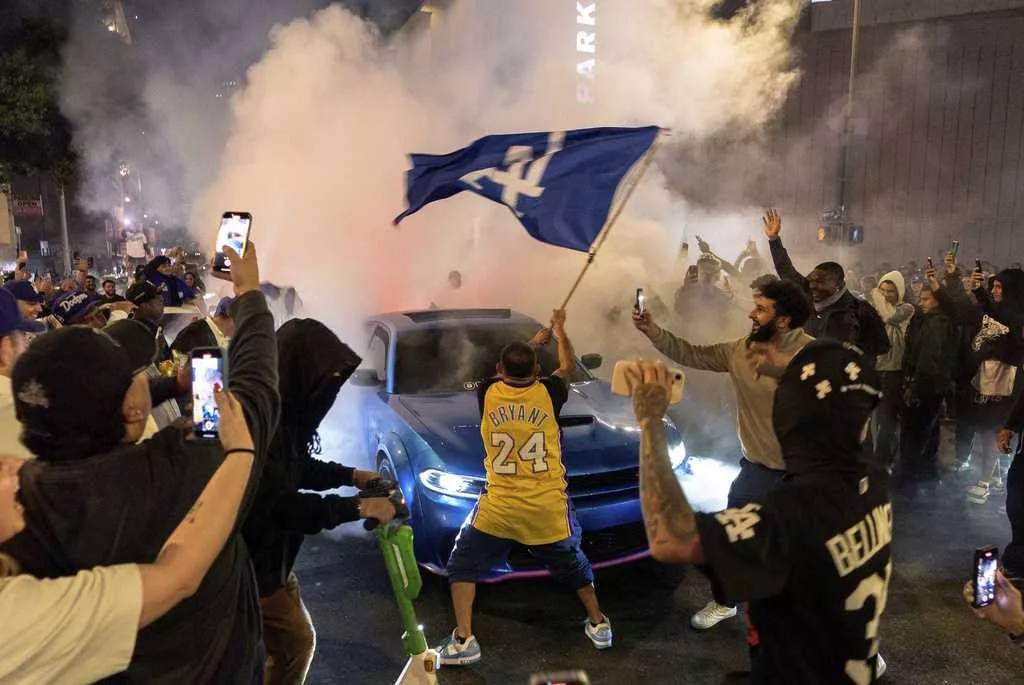 LA sees store thefts, rowdy crowds after Dodgers win World Series