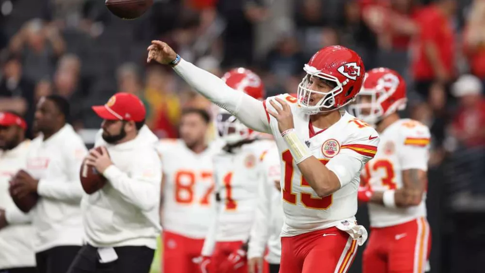 Patrick Mahomes’ and Travis Kelce’s homes burglarized, records and reports say