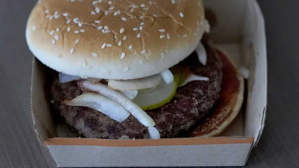 E. coli cases climb to 104 in McDonald's outbreak tied to slivered onions