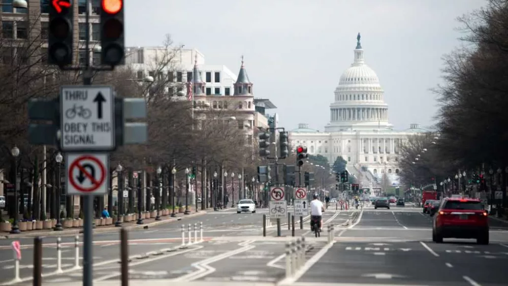 Federal employees on edge as Trump promises big changes