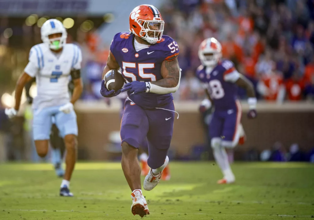 Klubnik’s 3 TD passes, DT Page’s pick-6 lead No. 17 Clemson to 51-14 win over The Citadel