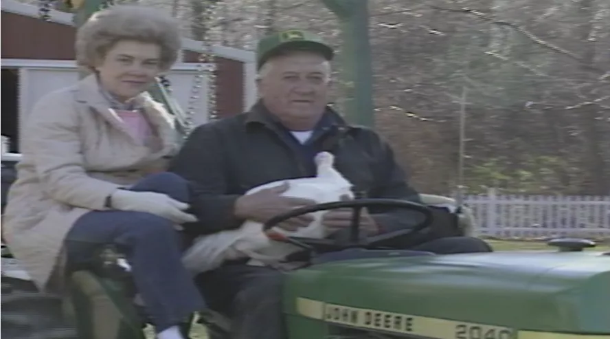 Retro Thanksgiving: Feasts on wheels, sassy turkeys and hilarious holiday moments