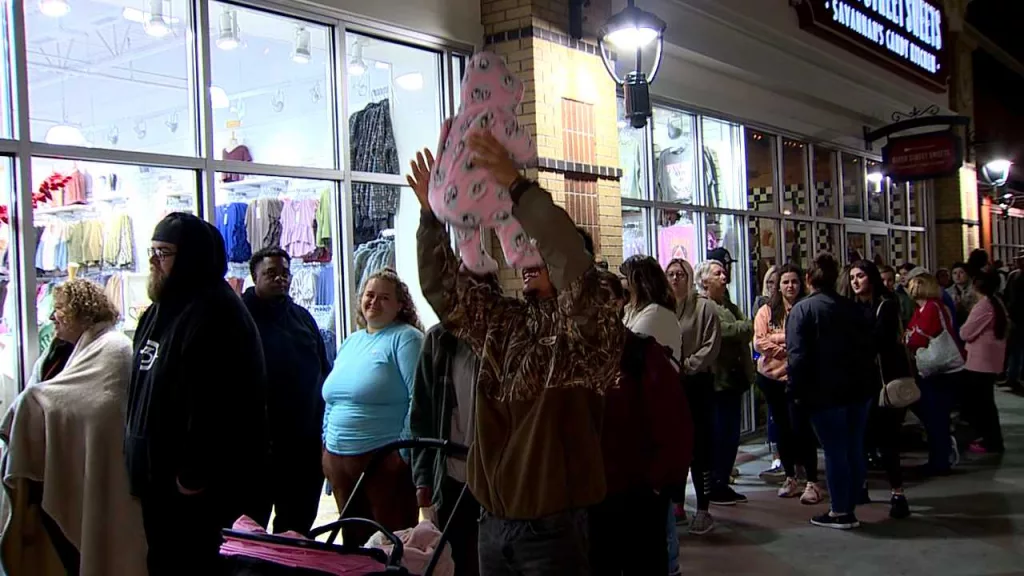Lines form bright and early for Black Friday at Pooler Tanger Outlets