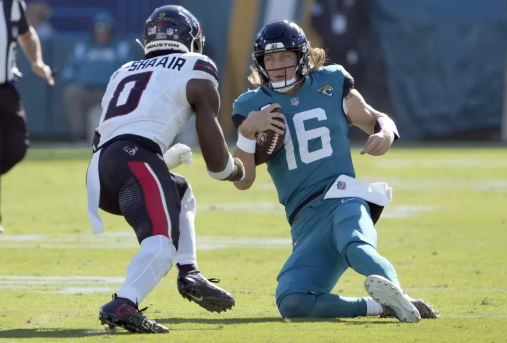 Texans find momentum heading into bye with 23-20 win at Jaguars after knocking out QB Lawrence