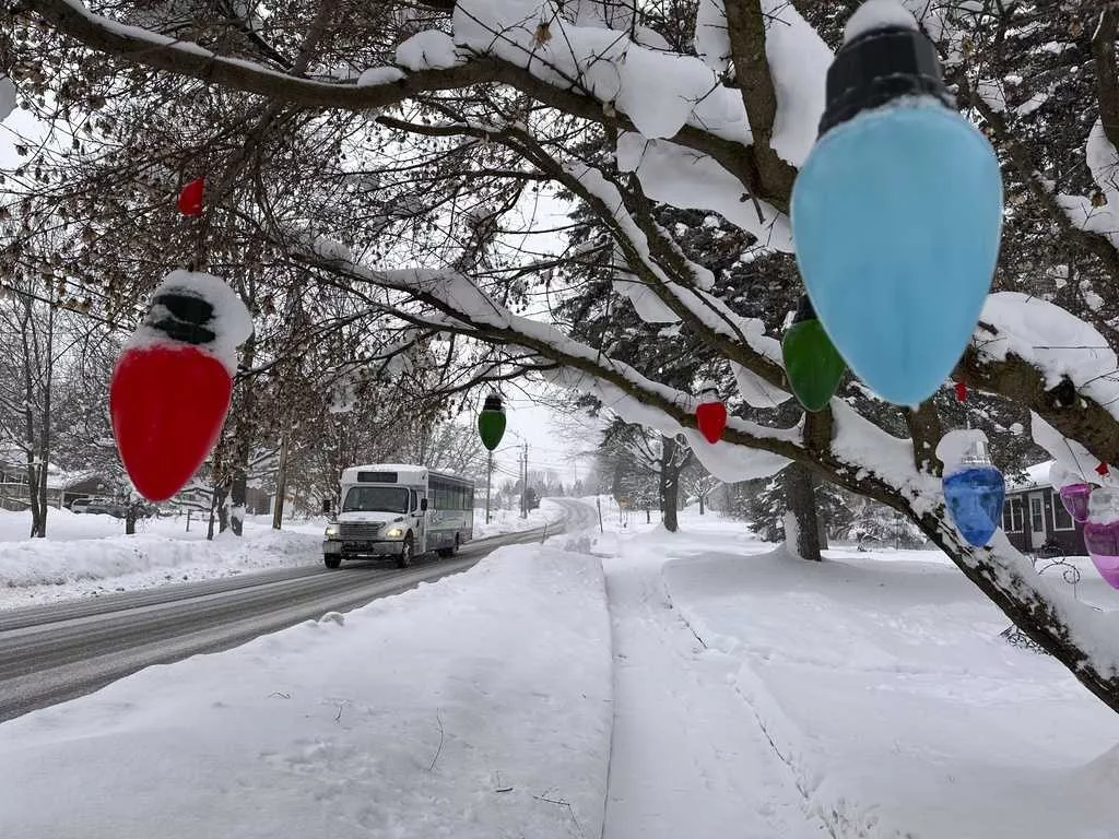 2 people die from heart attacks after shoveling snow as winter blast hits Northeast