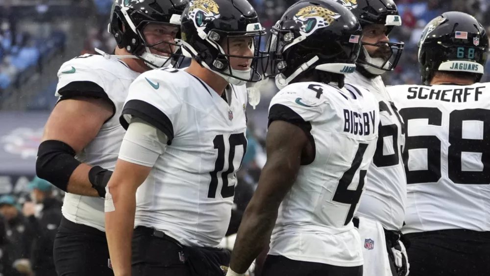 Jaguars score final 10 points, end Titans’ slim playoff hopes with 10-6 win