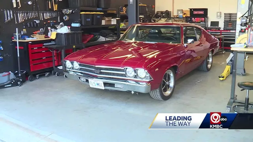 Kansas City teens transform vintage car with Travis Kelce’s support