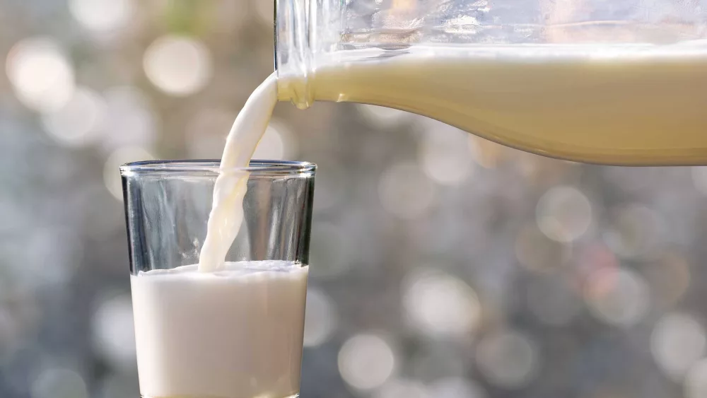 California investigating possible case of bird flu in child who drank raw milk