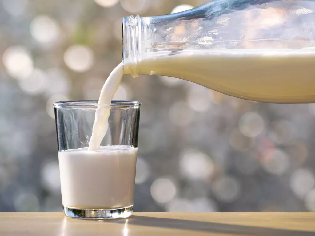 California investigating possible case of bird flu in child who drank raw milk