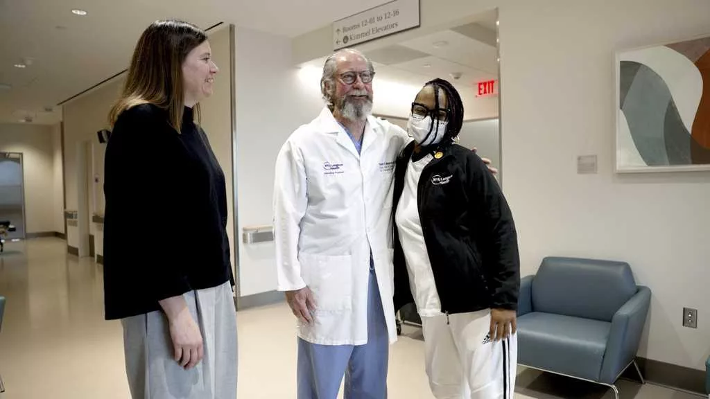 Alabama woman doing well after groundbreaking pig kidney transplant