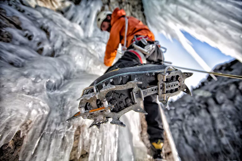 Ice climber falls about 60 feet into gully in New Hampshire, carried down by rescuers