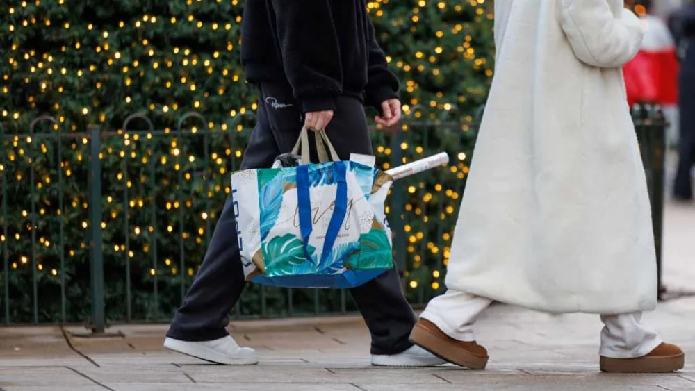 What's open and closed on Christmas Eve and Christmas Day 2024?