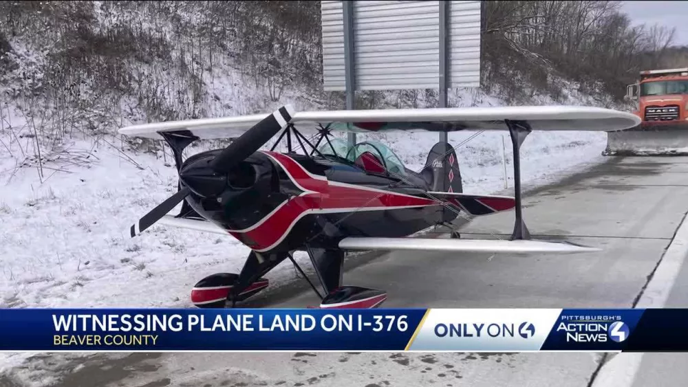 Emergency plane landing along highway caught on camera