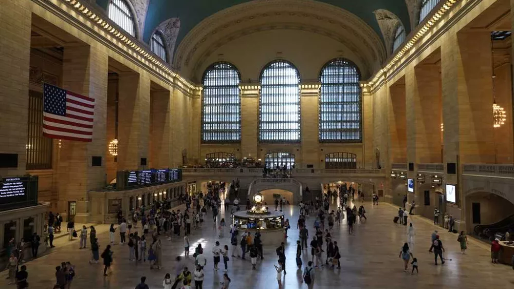 Man arrested in Christmas Eve attack on 2 people at Manhattan's Grand Central