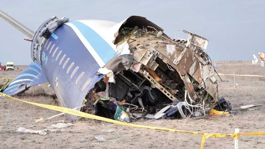 Azerbaijan mourns victims of plane crash amid investigation