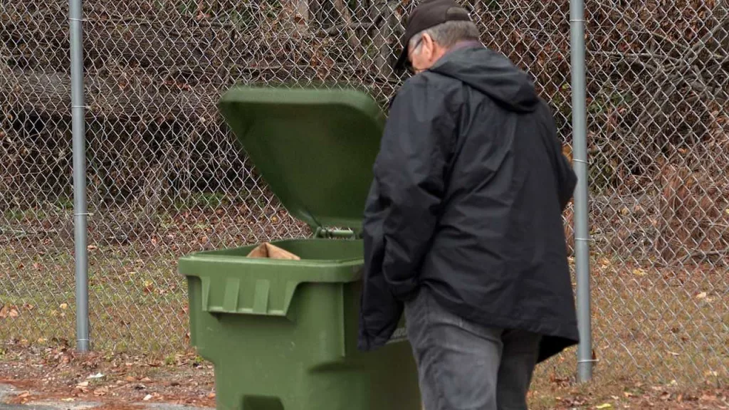 Savannah trash collectors tackles holiday waste surge