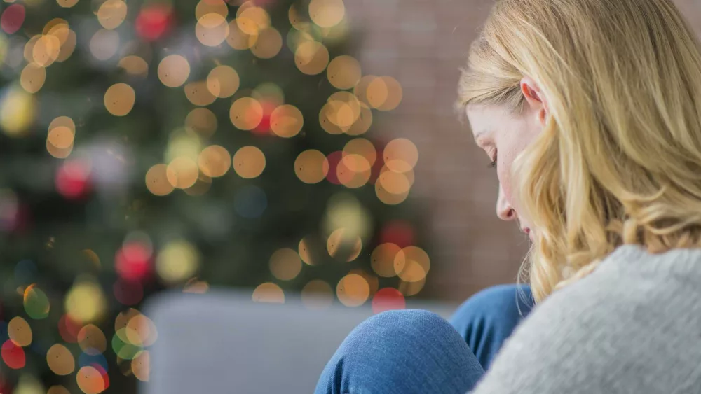 If you're mentally struggling during the holidays, here's how to cope