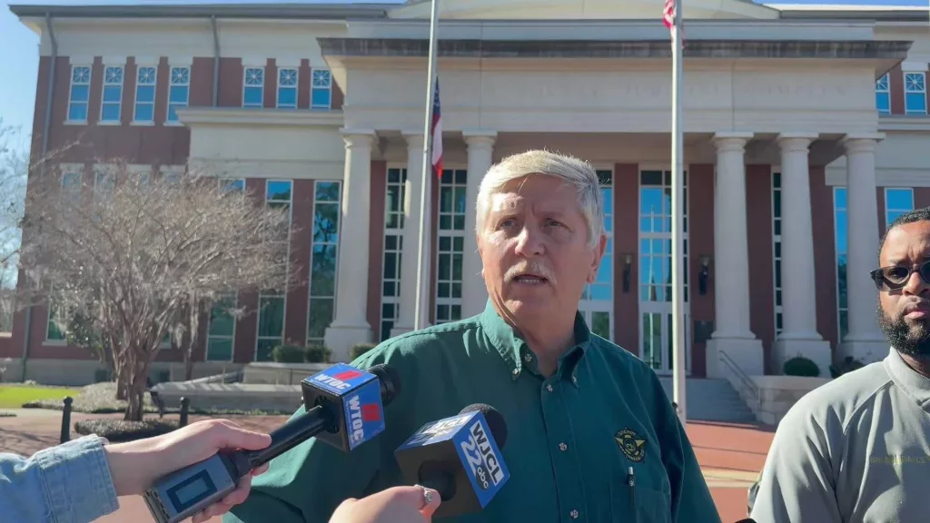 Authorities: State court judge dies by suicide at Effingham County Courthouse