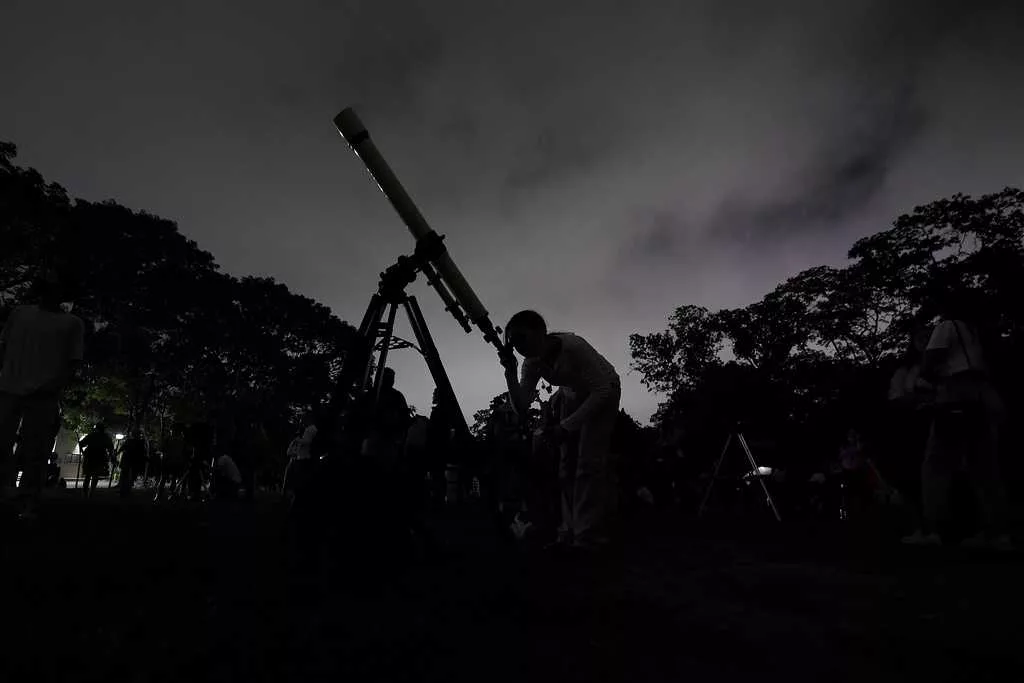How to catch the first meteor shower of 2025