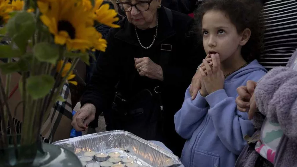 Israel-Hamas ceasefire will go into effect at 0630 GMT on Sunday