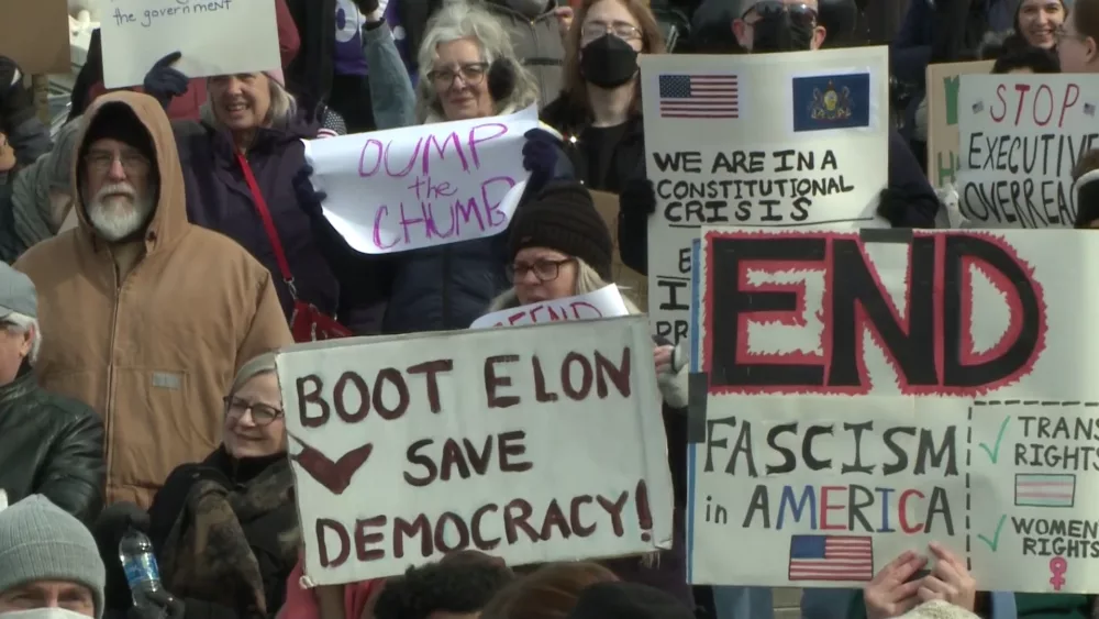 Workers, lawmakers protest over Trump agency cuts, buyout deadline