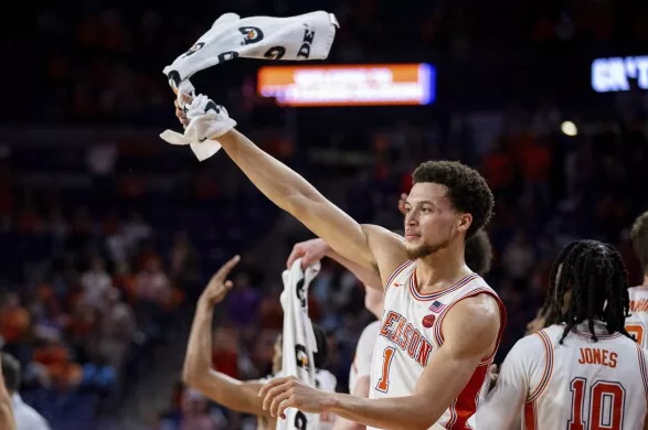 Clemson dominates North Carolina 85-65 for historic win