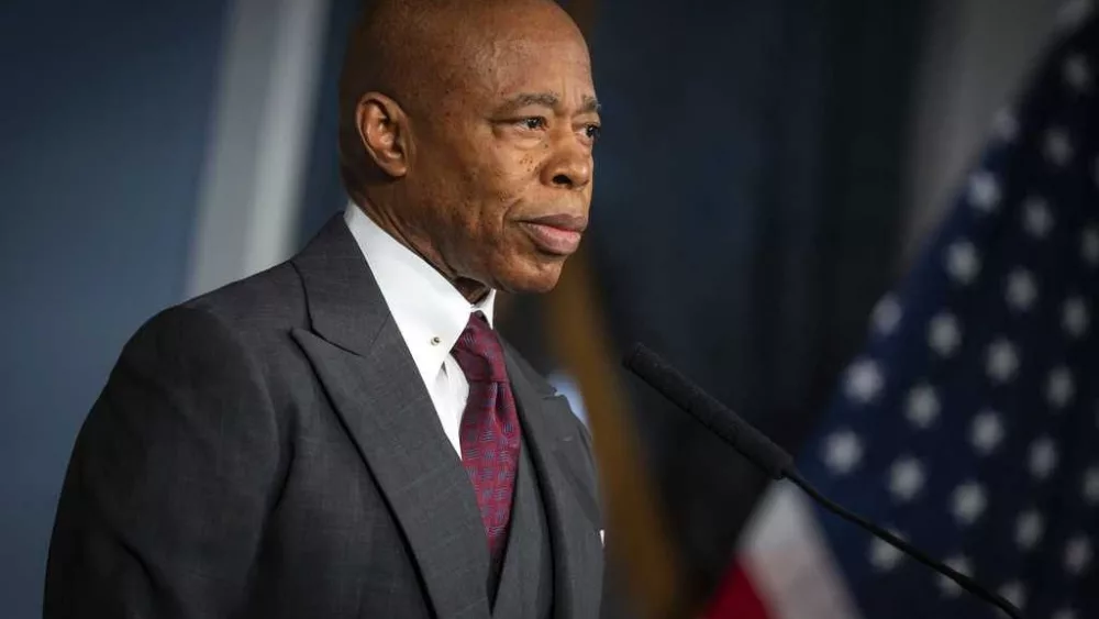 DOJ moves to dismiss corruption charges against NYC Mayor Eric Adams