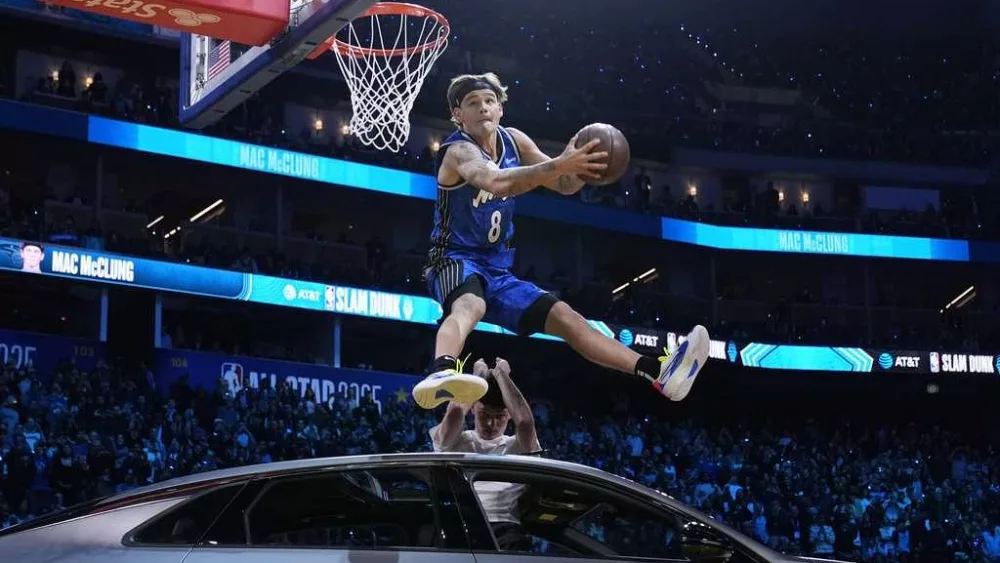 Mac McClung pulls off 1st NBA dunk contest three-peat