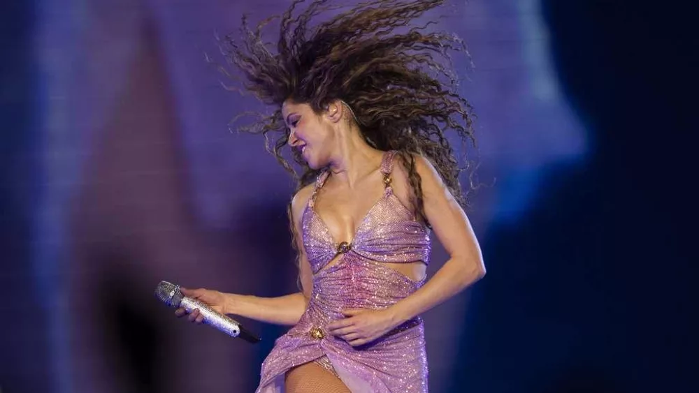 Colombian superstar Shakira cancels her concert in Lima after being hospitalized