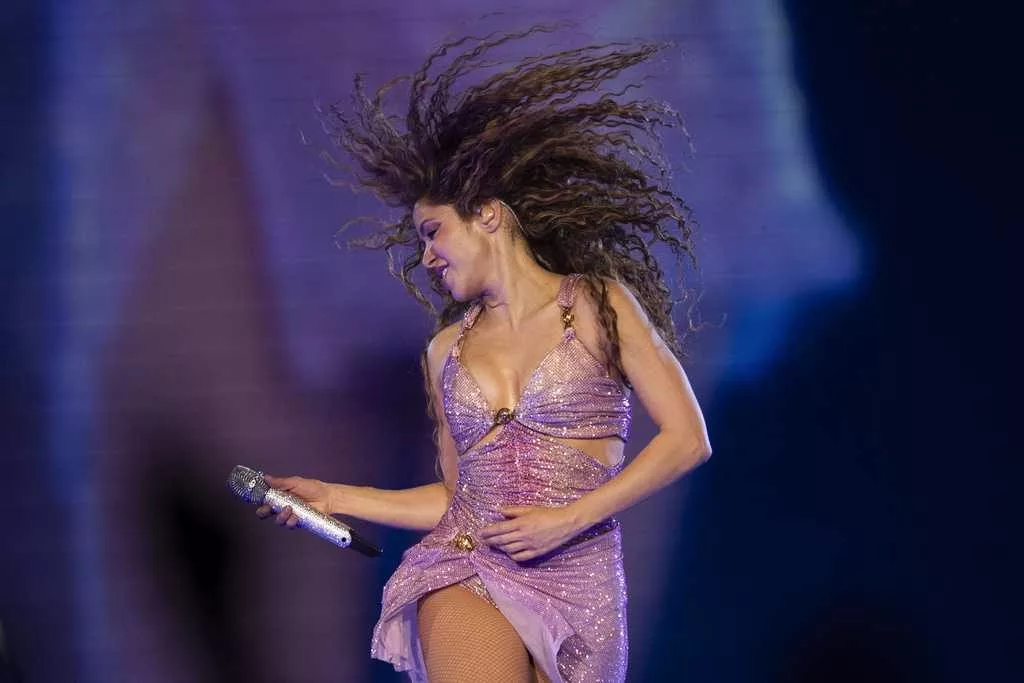 Colombian superstar Shakira cancels her concert in Lima after being hospitalized