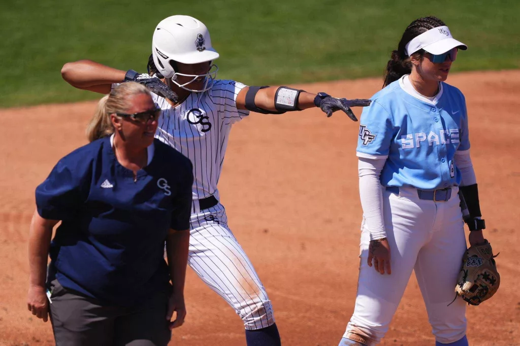 Georgia Southern Softball tops UCF, 4-1