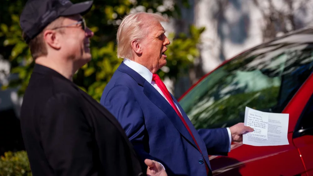 Trump selects a new Tesla on White House driveway to show support for Musk