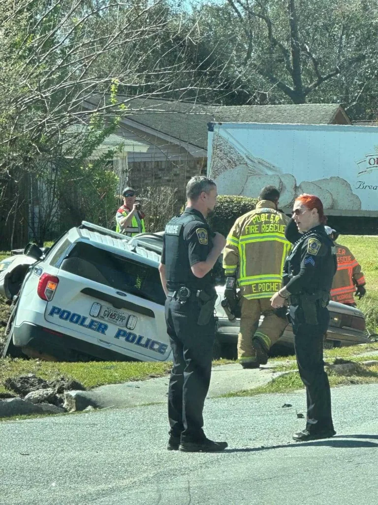 2 people hurt in officer involved crash in Pooler