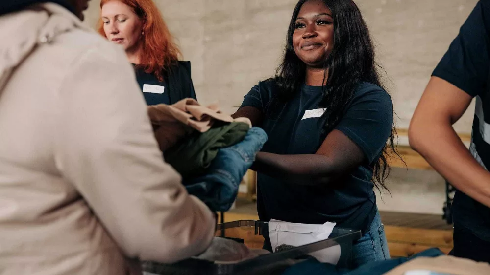 Report details why small acts of benevolence are a key to boosting global happiness