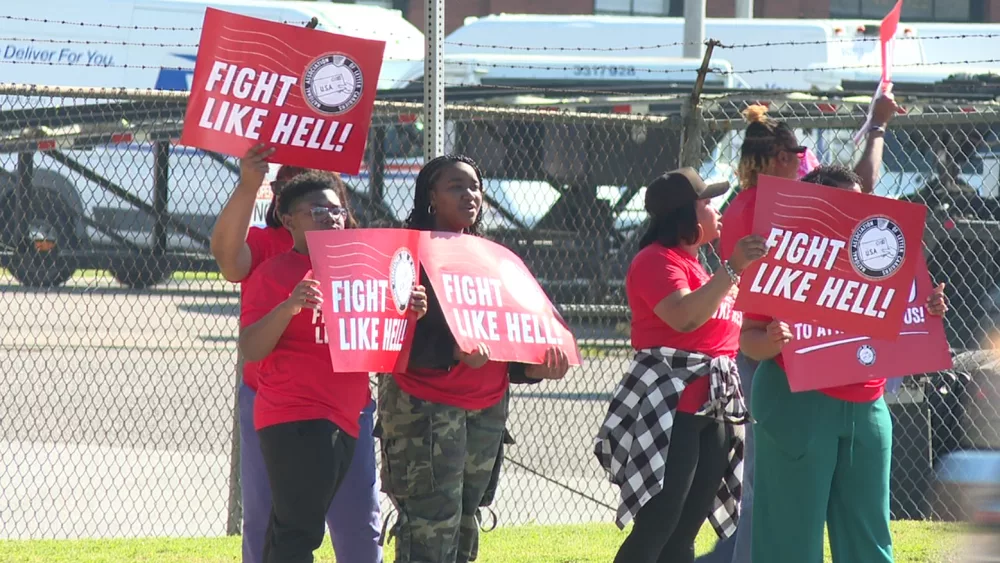 'No to dismantling the Postal Service': Savannah NALC rally against DOGE