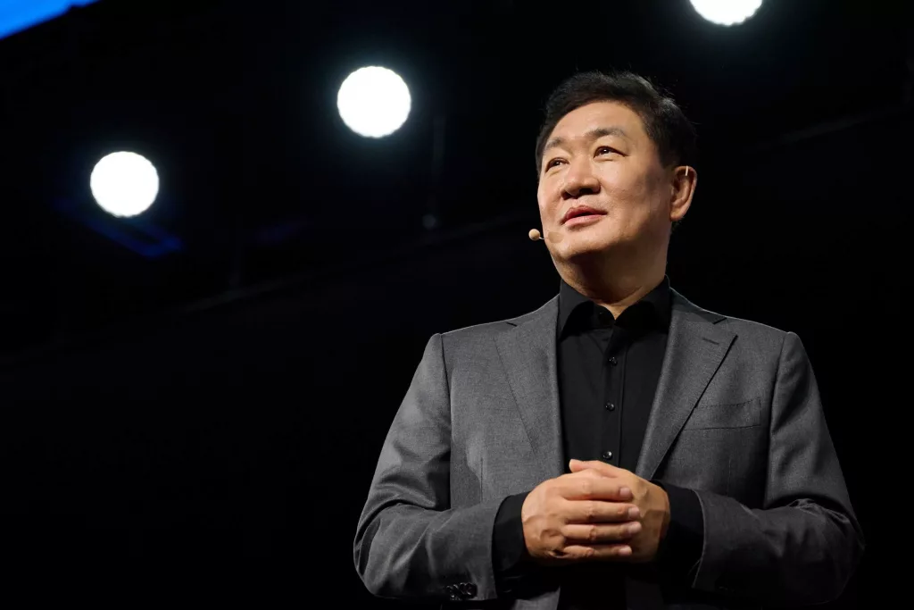 Samsung co-CEO Han Jong-Hee dies at 63