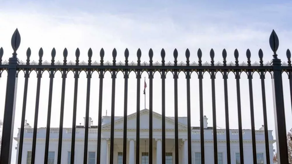 Child slips through fencing at White House and is intercepted by Secret Service
