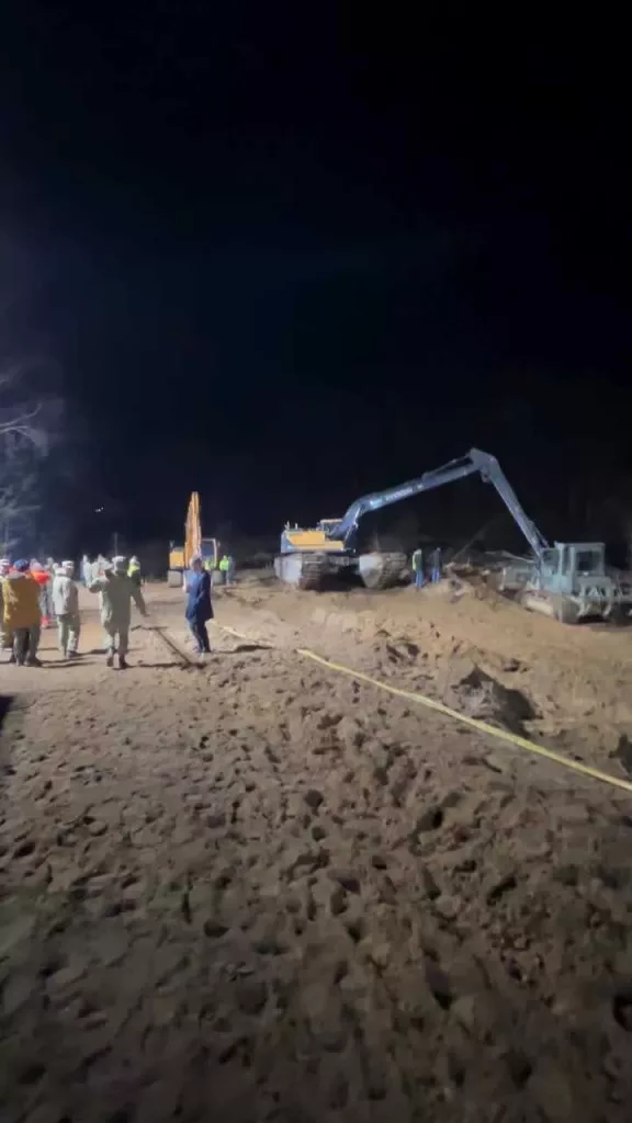 thumb_720x1280_00001_1743111295_72032