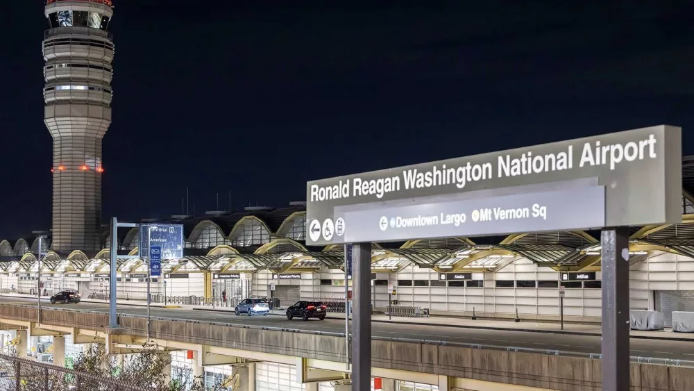 Air traffic controller charged with assault at Reagan National Airport