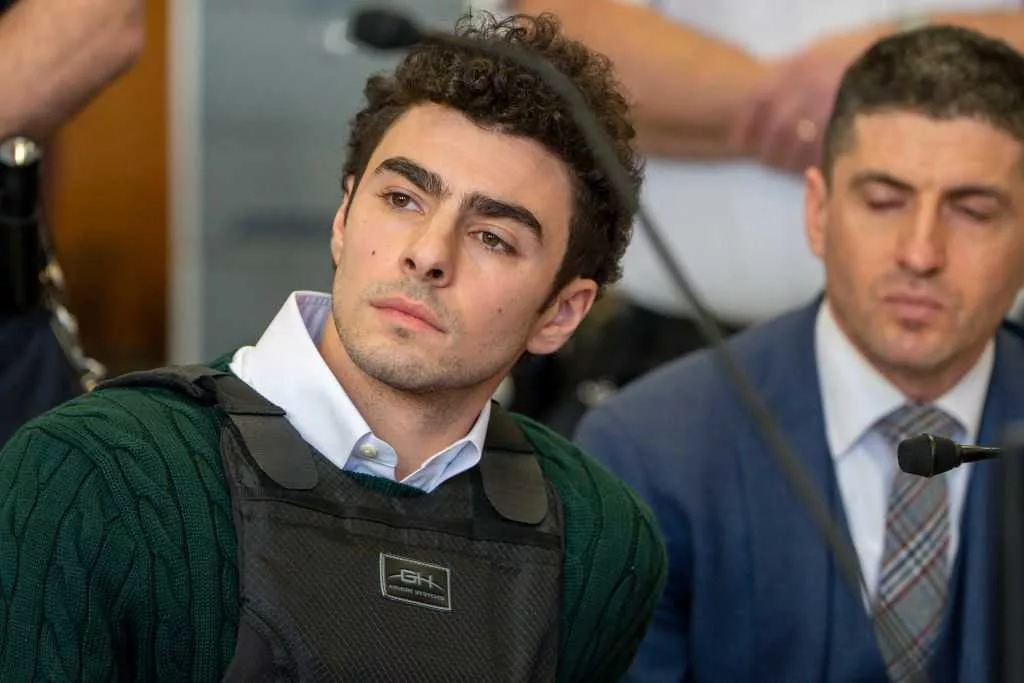 Prosecutors directed to seek death penalty against UnitedHealthcare killing suspect Luigi Mangione
