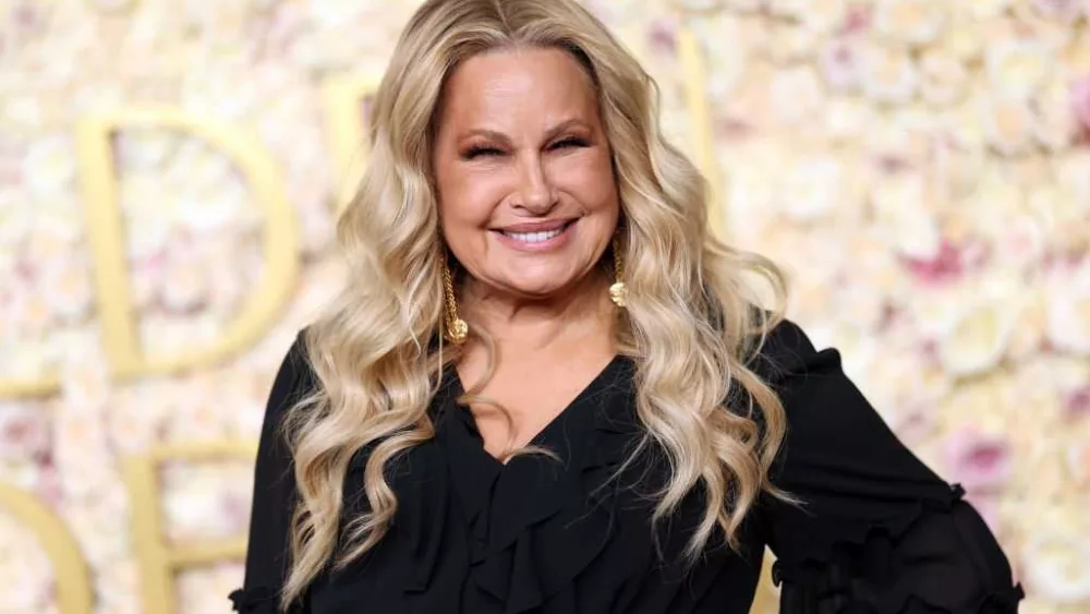 Jennifer Coolidge to give commencement address at Emerson College