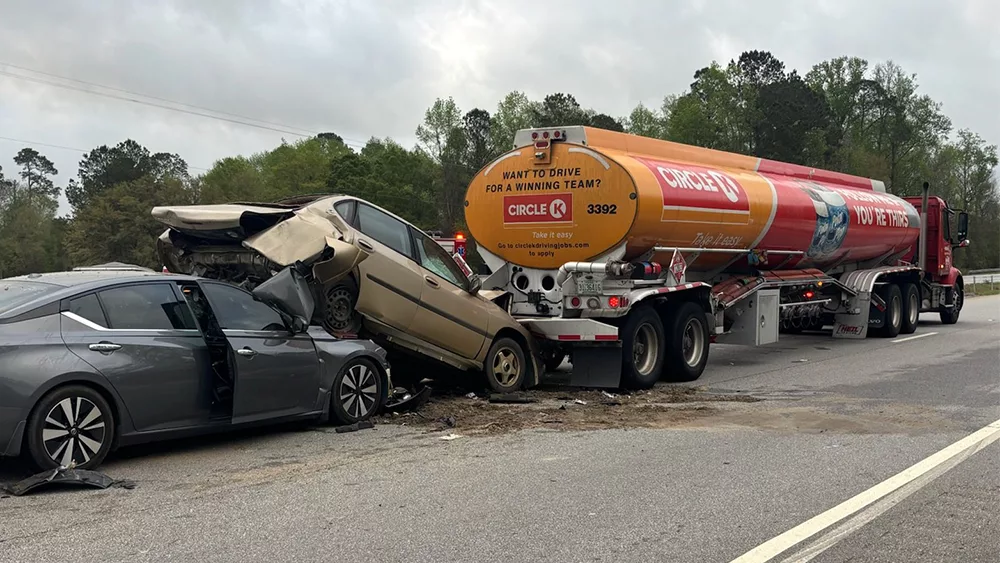 Crash involving 2 cars, gas truck leads to highway lane closures in Effingham County