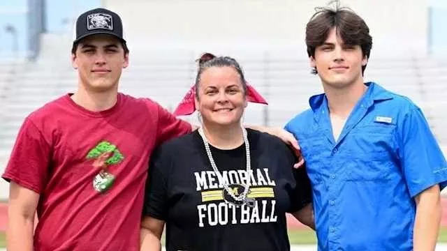 Teen dies in twin brother's arms after stabbing at Texas track meet, dad says